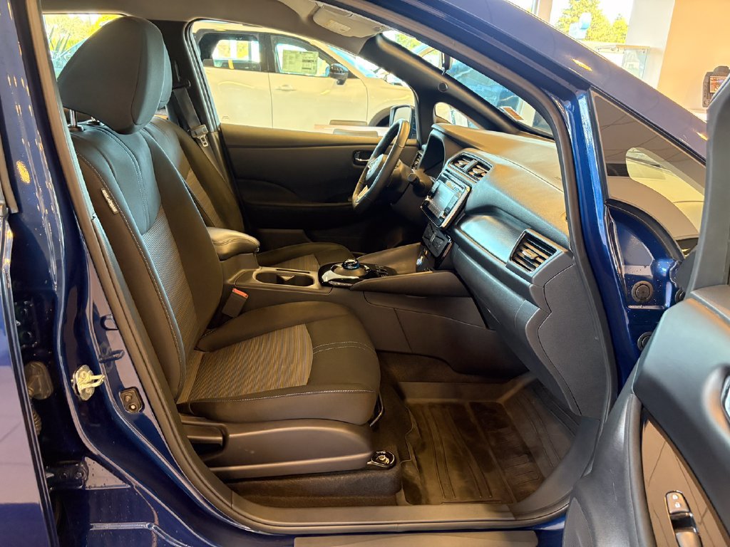 Used 2019 Nissan Leaf SV w/ Protection Package FWD image 23