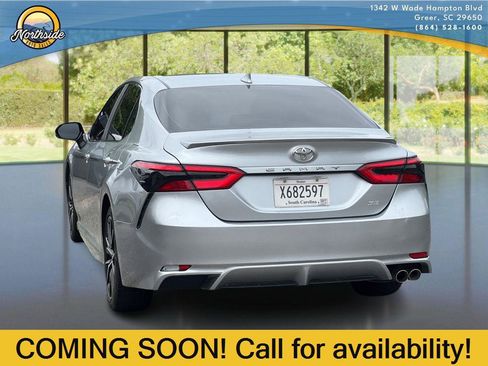 Used 2021 Toyota Camry SE FWD image 2
