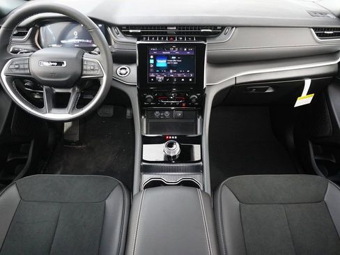 New 2025 Jeep Grand Cherokee L Laredo AWD/4WD image 9