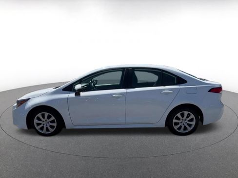 Used 2025 Toyota Corolla LE FWD image 9