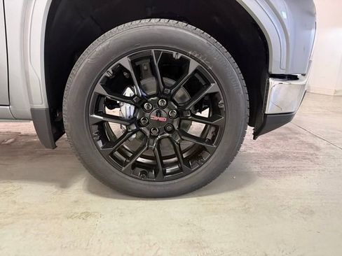 New 2026 GMC Sierra 1500 SLT w/ SLT Convenience Package image 32