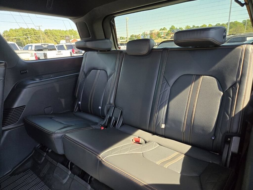 Certified 2024 Ford Expedition Platinum AWD/4WD image 18