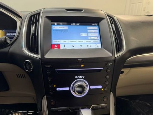 Used 2017 Ford Edge Titanium w/ Technology Package FWD image 18
