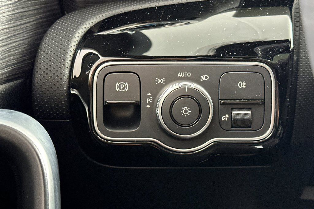 Certified 2023 Mercedes-Benz CLA 250 image 34
