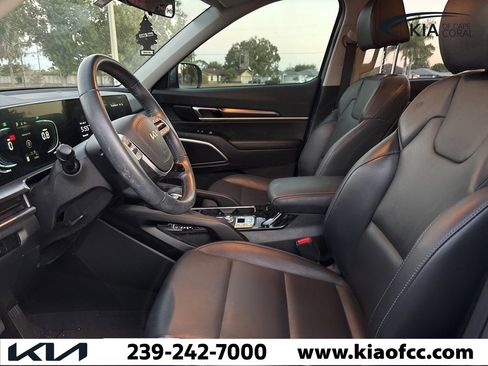 Certified 2025 Kia Telluride LX image 10