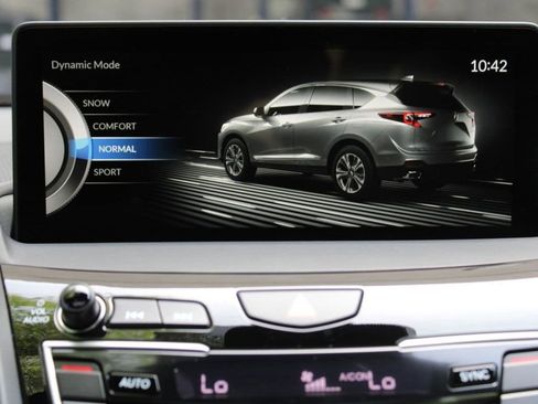 Used 2025 Acura RDX SH-AWD image 25