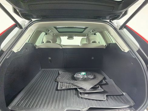 Certified 2024 Volvo XC60 B5 Plus w/ Protection Package Premier AWD/4WD image 26