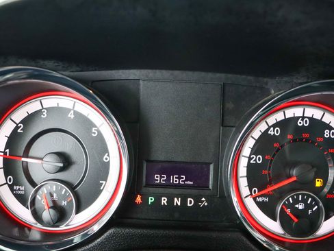 Used 2019 Dodge Grand Caravan SXT image 15