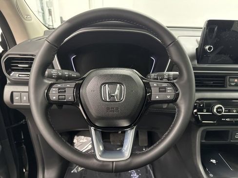 New 2025 Honda Pilot Touring image 32