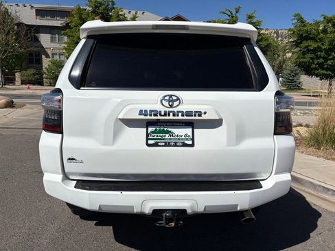 Used 2018 Toyota 4Runner SR5 AWD/4WD image 7