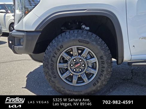 Used 2025 GMC Sierra 1500 AT4X AWD/4WD image 10