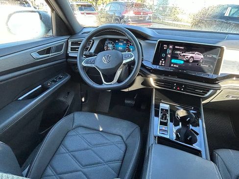 Certified 2024 Volkswagen Atlas Cross Sport SE AWD/4WD image 9
