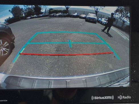 Used 2018 Toyota Sienna LE w/ Carpet Mat Package FWD image 11