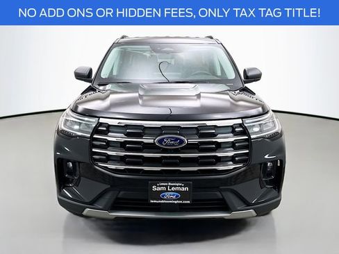 New 2025 Ford Explorer Active w/ Active Comfort Package image 2