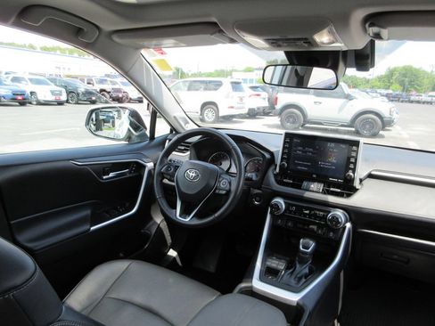Used 2022 Toyota RAV4 XLE Premium AWD/4WD image 23