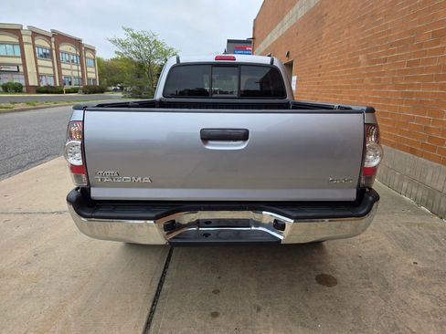 Used 2015 Toyota Tacoma 4x4 Access Cab w/ SR5 Package image 4