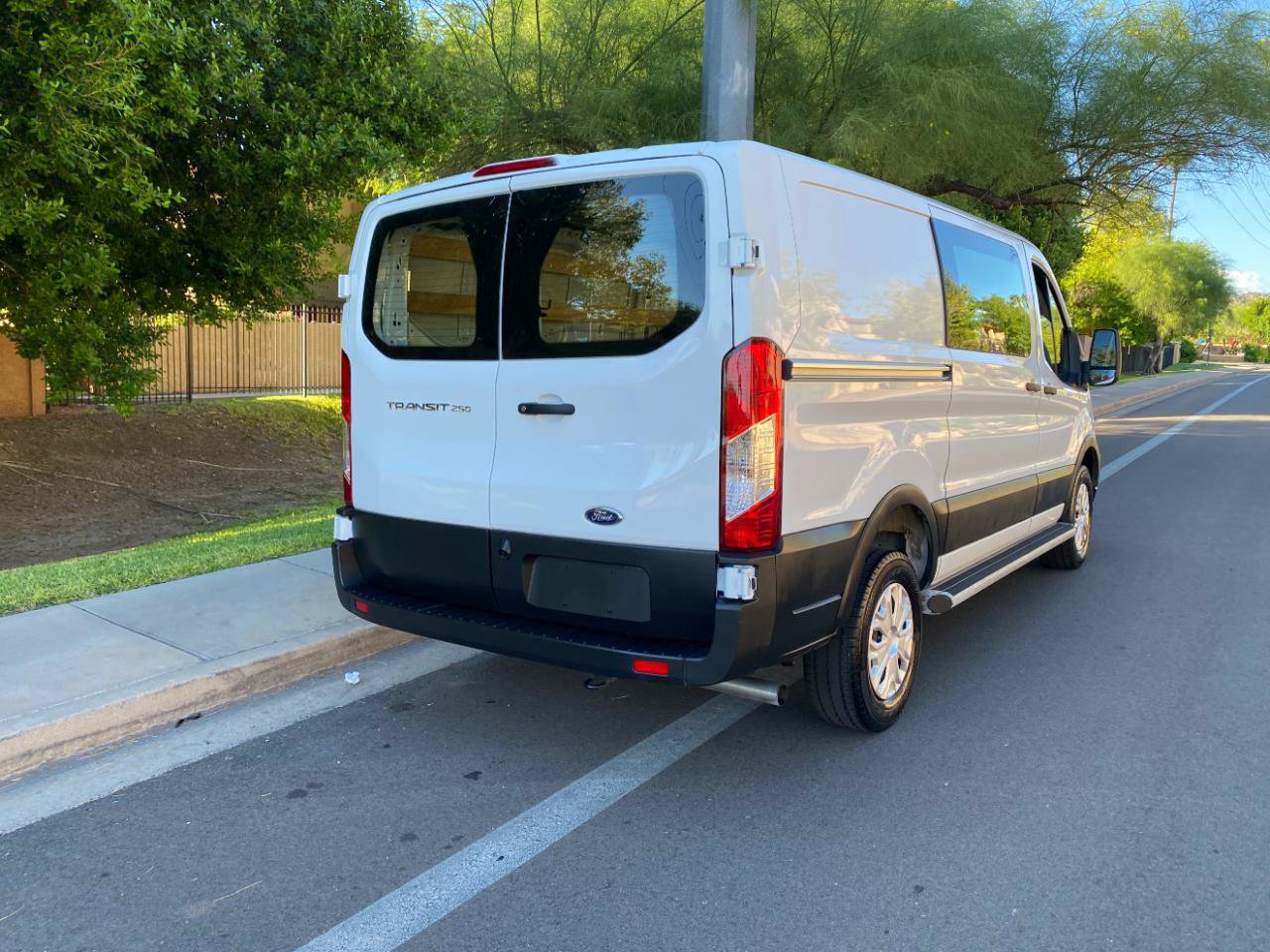 Used 2025 Ford Transit 250 Low Roof w/ Exterior Upgrade Package RWD image 4