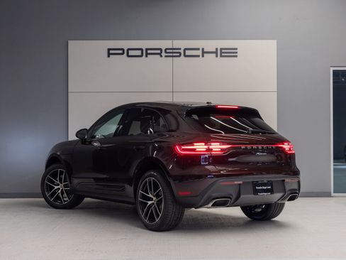 Certified 2025 Porsche Macan image 3