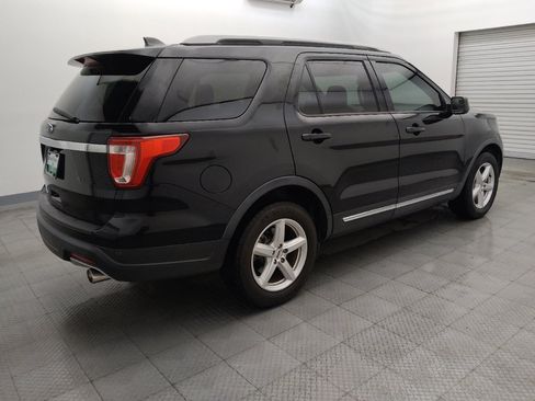 Used 2018 Ford Explorer XLT FWD image 10
