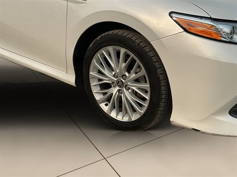Used 2020 Toyota Camry XLE w/ Carpet Mat Package FWD image 28