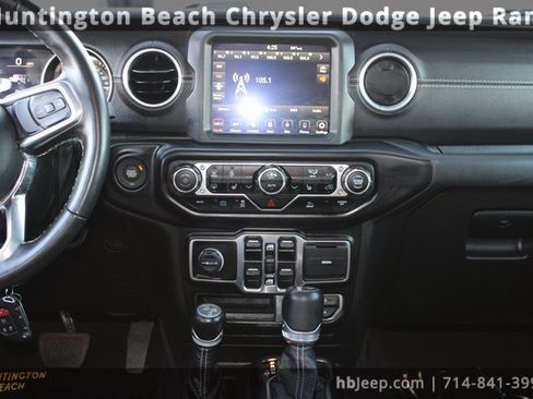 Used 2021 Jeep Wrangler Unlimited Sahara w/ Cold Weather Group image 17