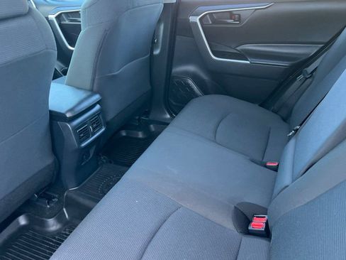 Used 2025 Toyota RAV4 LE AWD/4WD image 9