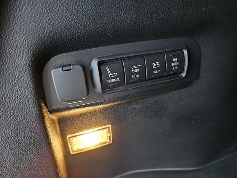 Used 2016 Ford Explorer Limited image 26