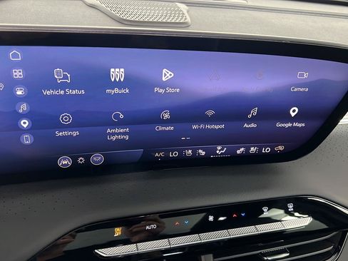 Used 2025 Buick Enclave Avenir w/ LPO, Floor Liner Package AWD/4WD image 6