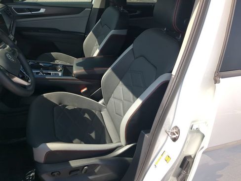 Used 2024 Volkswagen Atlas Peak Edition SE AWD/4WD image 22