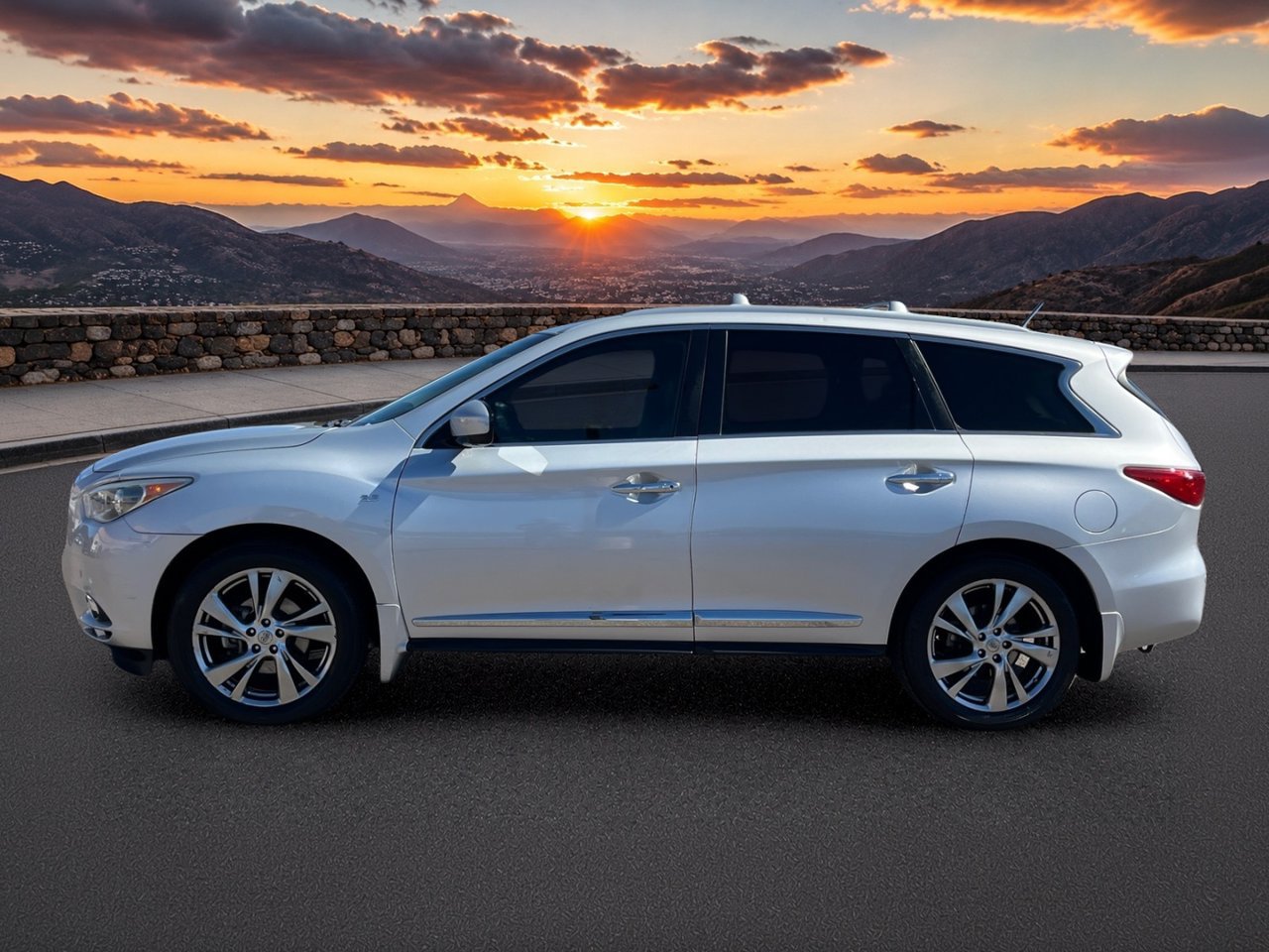 Used 2015 INFINITI QX60 Luxe w/ Deluxe Touring Package AWD/4WD image 3