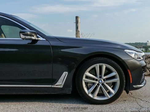 Used 2019 BMW 750i xDrive w/ Executive Package AWD/4WD image 11