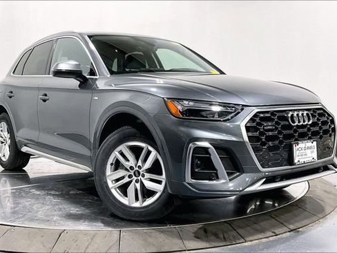 Used 2023 Audi Q5 2.0T Premium w/ Convenience Package AWD/4WD image 4