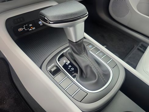 New 2026 Hyundai Kona SE image 18