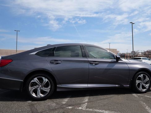 Used 2019 Honda Accord EX image 10