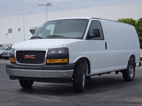 New 2026 GMC Savana 3500 w/ Driver Convenience Package RWD image 13