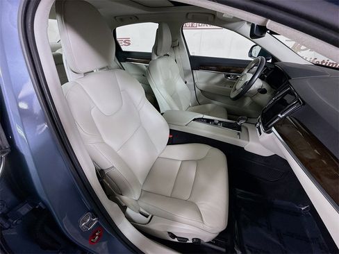 Used 2017 Volvo S90 T6 Momentum w/ Vision Package image 33