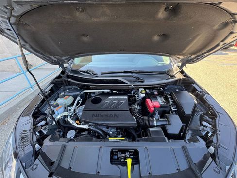 Used 2025 Nissan Rogue SV FWD image 34