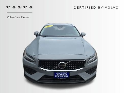 Certified 2025 Volvo V60 B5 Cross Country Plus image 2