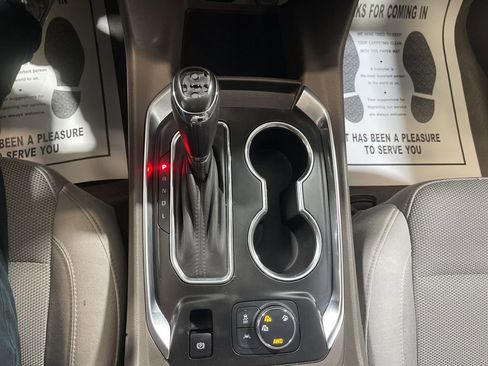 Used 2020 Chevrolet Traverse LT image 28