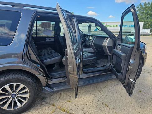 Used 2016 Ford Expedition XLT w/ Equipment Group 202A AWD/4WD image 19