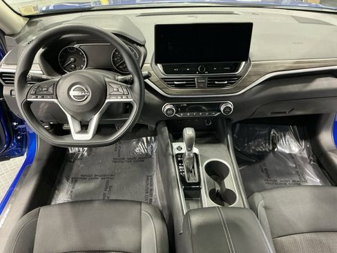 Used 2025 Nissan Altima 2.5 SV w/ SV Special Edition Package image 15