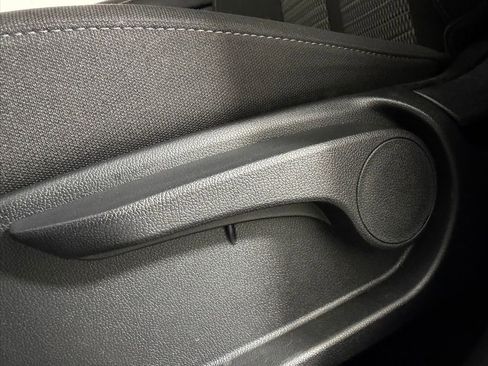 Used 2025 Kia Sorento LX image 23