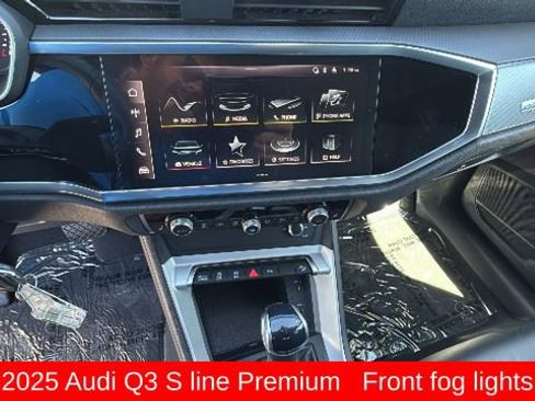 Used 2025 Audi Q3 2.0T Premium AWD/4WD image 15