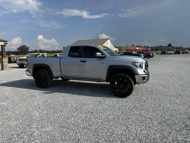 Used 2018 Toyota Tundra SR5 AWD/4WD image 2