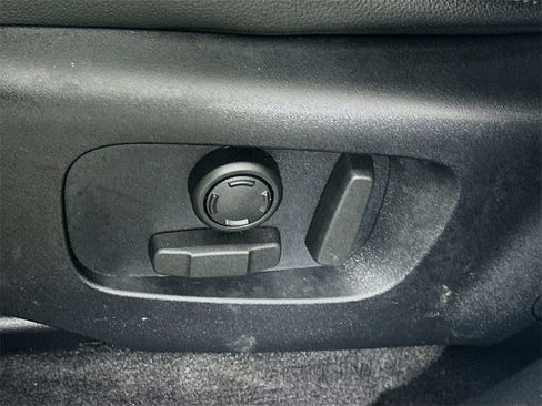 Used 2024 Land Rover Range Rover Velar S image 22