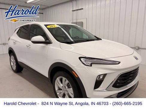 Used 2024 Buick Encore GX Preferred AWD/4WD image 1