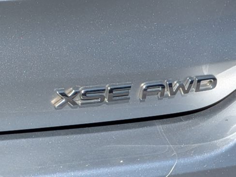 Used 2021 Toyota Highlander XSE AWD/4WD image 10
