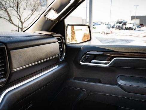 Used 2025 Chevrolet Silverado 1500 LT image 34