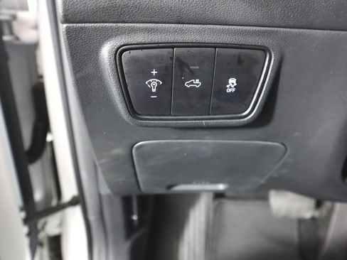 Used 2022 Hyundai Santa Cruz SEL Premium image 18