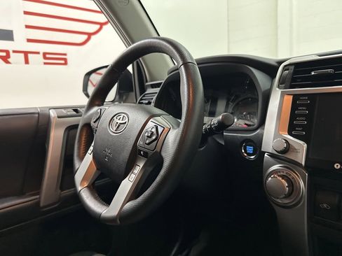 Used 2022 Toyota 4Runner SR5 AWD/4WD image 56